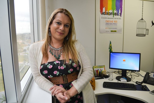 Ministro dos Direitos Humanos anuncia Symmy Larrat para Secretaria de  Promo&ccedil;&atilde;o e Defesa das Pessoas LGBTQIA+ | Pol&iacute;tica | G1