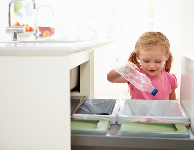 O que seu filho aprende com cada atividade doméstica (Foto: Thinkstock)