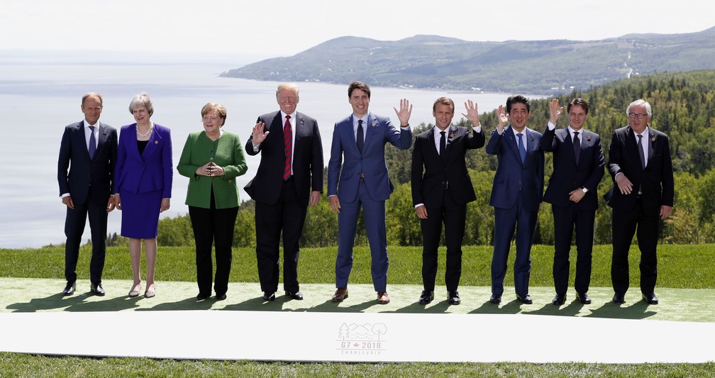 Chefes de Estado do G7 posam para foto na sexta-feira (8) no Canadá (Foto: Yves Herman/Reuters)