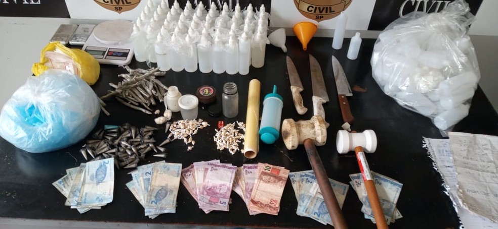 Polícia prende duas mulheres por tráfico de drogas em Santos, SP — Foto: Divulgação/Polícia Civil