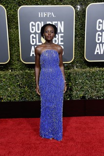 Lupita Nyong'o veste Calvin Klein by Appointment 