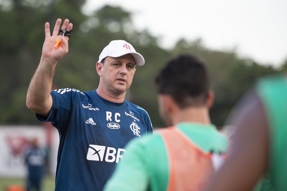 Rogério Ceni comanda treino do Flamengo no Ninho do Urubu — Foto: Alexandre Vidal/Flamengo