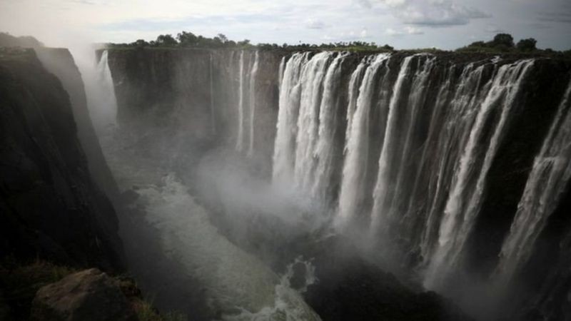 Cataratas de Vitória: como uma das maiores quedas d'água do mundo secou thumbnail