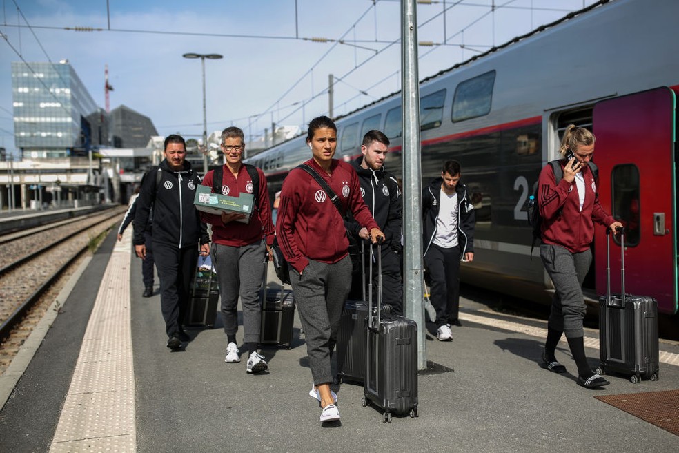 Jogadores da SeleÃ§Ã£o da Alemanha viajam de trem na Copa do Mundo Feminina.  â Foto: Getty Images