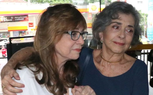 Betty Faria Conforta Gloria Perez Na Missa De 25 Anos De Morte De Daniella Perez Quem Quem News