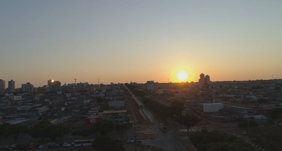 Nascer do sol no Distrito Federal, nesta segunda-feira (30) — Foto: TV Globo/Reprodução