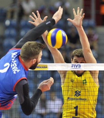 Brasil x Sérvia Liga Mundial de vôlei (Foto: FIVB)