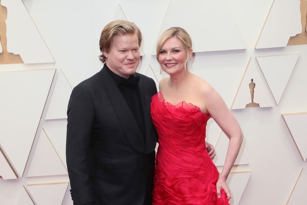 Jesse Plemons e Kirsten Dunst no Oscars 2022 (Photo by David Livingston/Getty Images) (Foto: Getty Images)