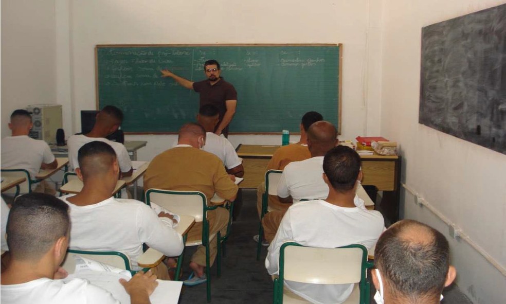 Detentos de 20 unidades prisionais da região participam da 2ª fase da Obmep neste sábado (8) — Foto: SAP
