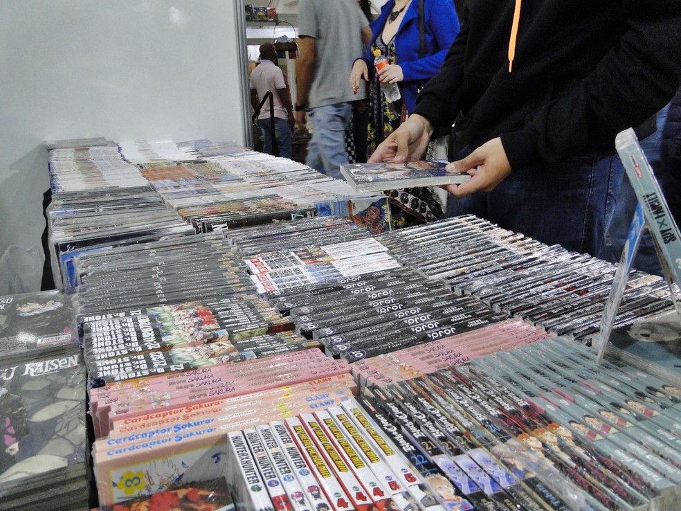 Febre por mangás: quadrinhos japoneses fazem sucesso e são itens mais procurados por jovens no Flipoços — Foto: Beatriz Mendes/g1