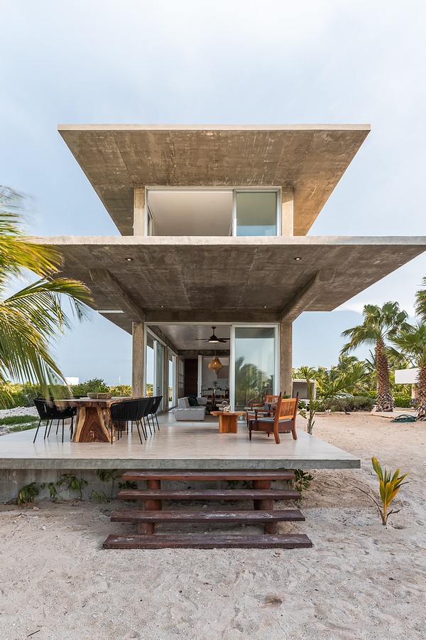 Concreto e linhas retas criam uma convidativa casa de praia  (Foto: FOTOS MANOLO SOLÍS FOTOGRAFÍA)