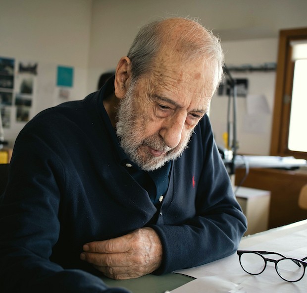 O arquiteto português Álvaro Leite Siza Vieira ganhará um documentário que será lançado em 2023 (Foto: Augusto Custódio / Divulgação)