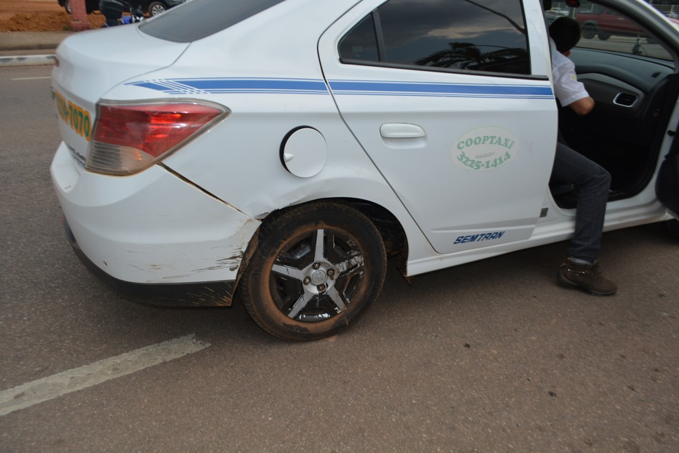 Colisão de carros durante apagão em Porto Velho (Foto: Jheniffer Núbia /G1)