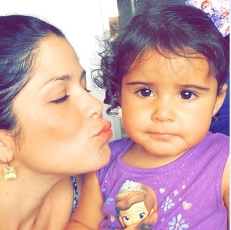 Samara Felippo paparica a filha de Nivea Stelmann (Foto: Reprodução/Instagram)