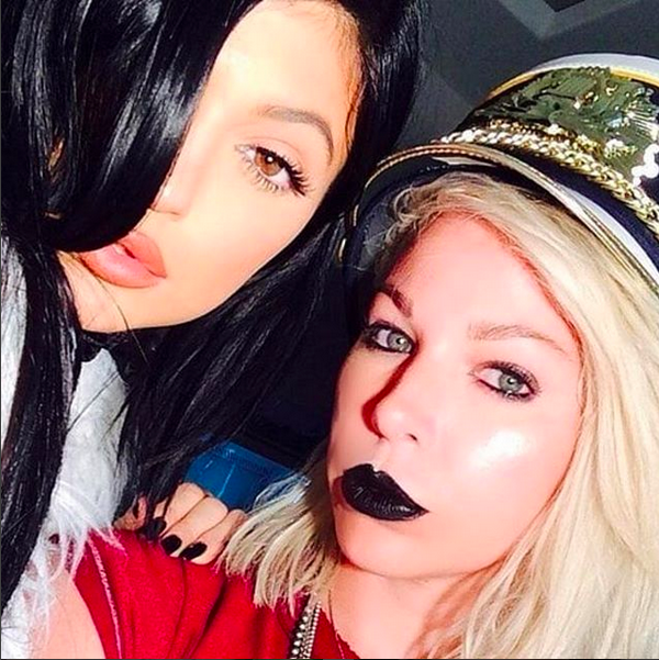 A maquiadora Joyce Bonelli com Kylie Jenner (Foto: Instagram)