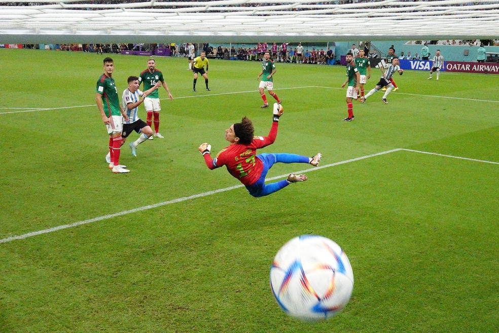 Gol de Enzo Fernández em Argentina x México: garoto entrou e definiu vitória por 2 a 0 — Foto: Dan Mullan/Getty Images