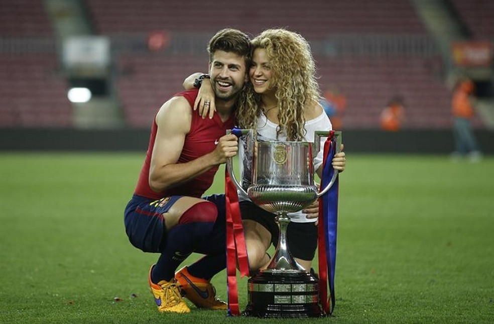 Shakira e Pique comemoram título do Barça — Foto: EFE/Andreu Dalmau