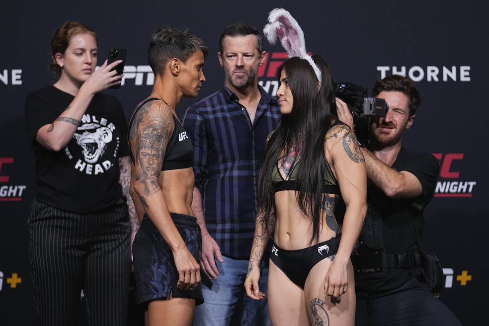 Amanda Lemos x Montserrat Ruiz encarada UFC — Foto: Jeff Bottari/Zuffa LLC