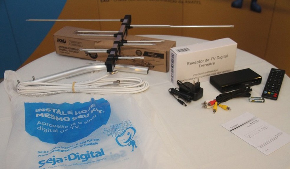 Seja Digital continua distribuição de kits para TV Digital em Caruaru — Foto: Divulgação