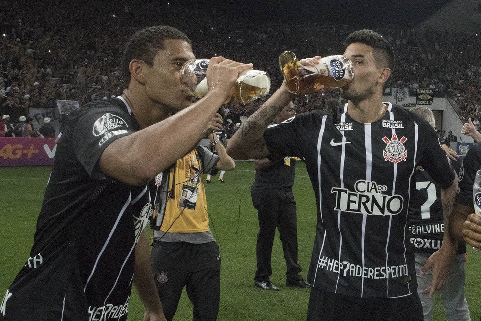 Pablo comemorou o título no jogo contra o Fluminense, mas não participou da entrega da taça do Brasileiro após o empate com o Galo (Foto: Daniel Augusto Jr/Ag. Corinthians)