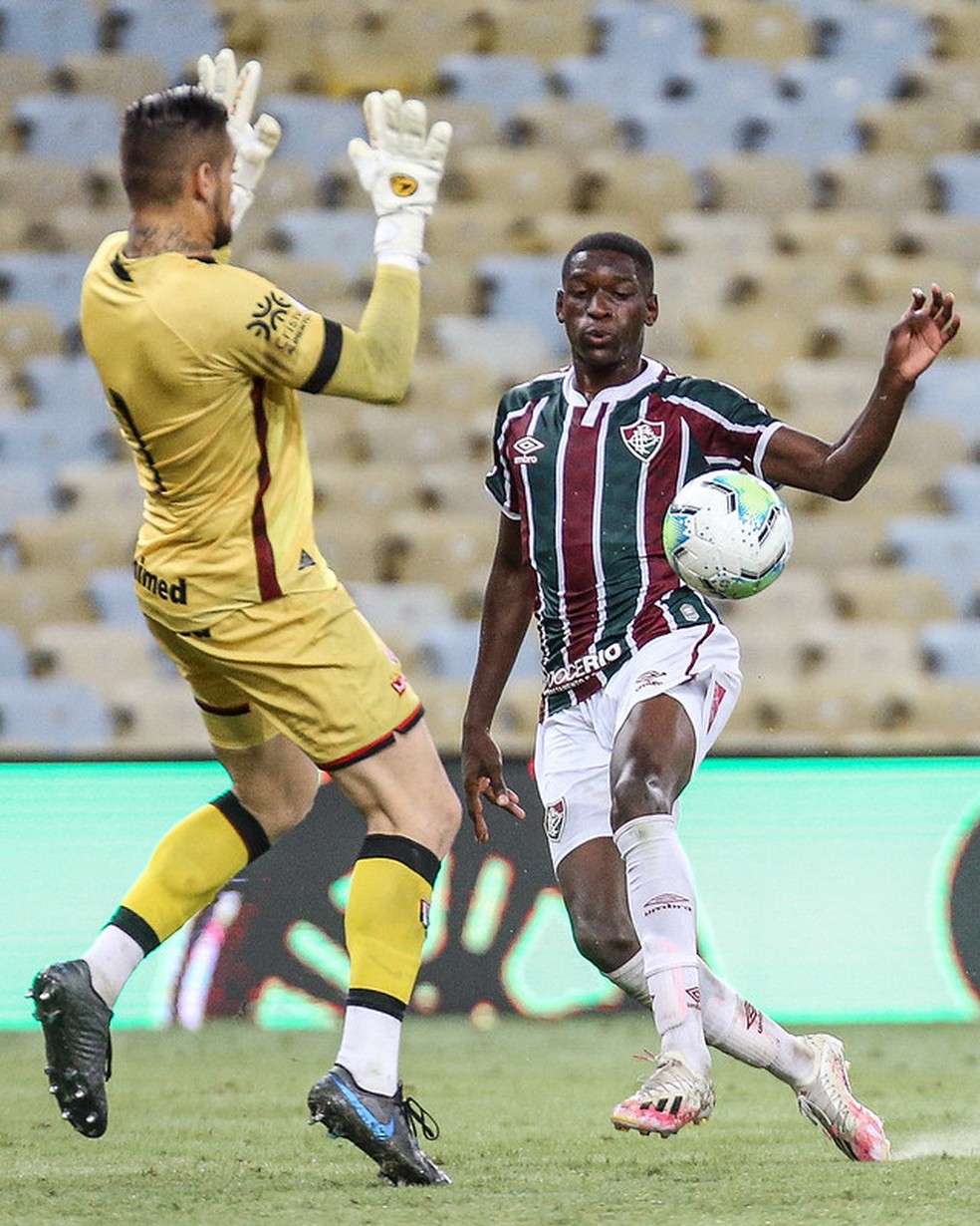 Com personalidade, Luiz Henrique surge como "novo Evanilson" — Foto: Lucas Merçon / Fluminense FC
