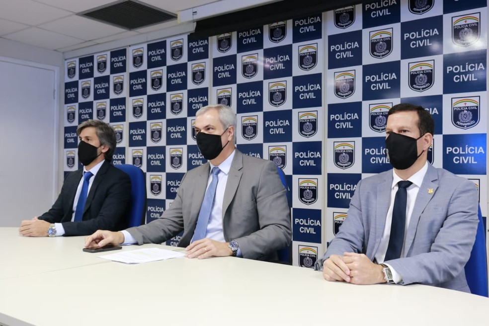 Detalhes das 19 prisões foram divulgados por três delegados em coletiva de imprensa no Recife — Foto: Polícia Civil/Divulgação
