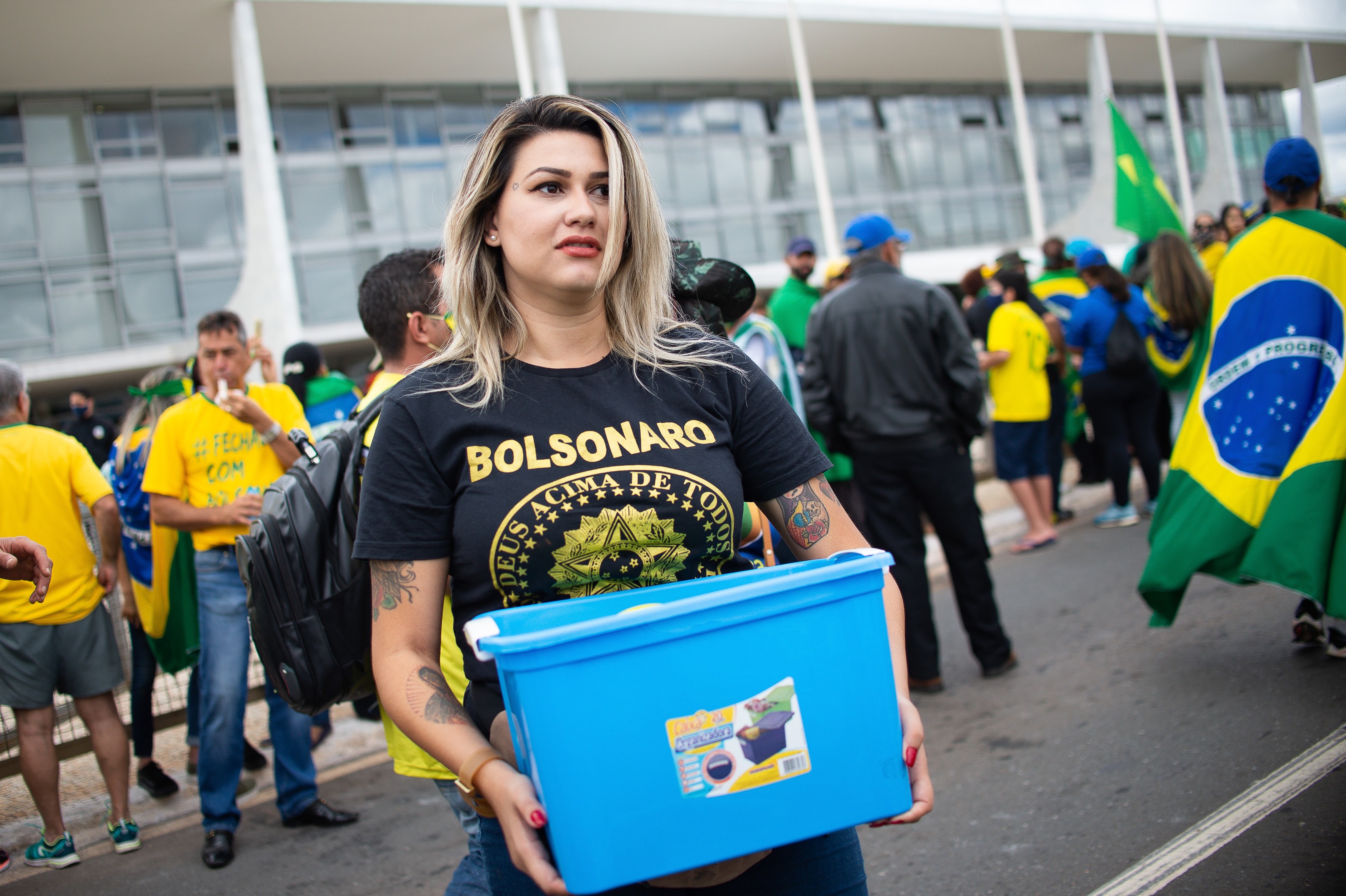 Sara Giromini em protesto pró governo Bolsonaro na frente do STF (Foto: Getty Images)