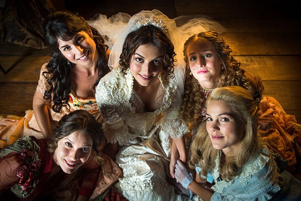 As irmãs Benedito, interpretadas por Nathalia Dill, Chandelly Braz, Anajú Dorigon, Bruna Griphao e Pâmela Tomé (Foto: Raquel Cunha/ Divulgação/ TV Globo)