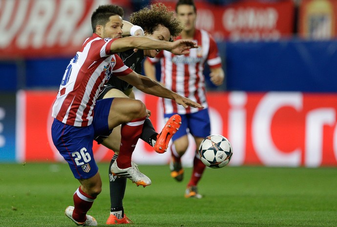 Diego e David Luiz Atlético de Madri x Chelsea (Foto: AP)