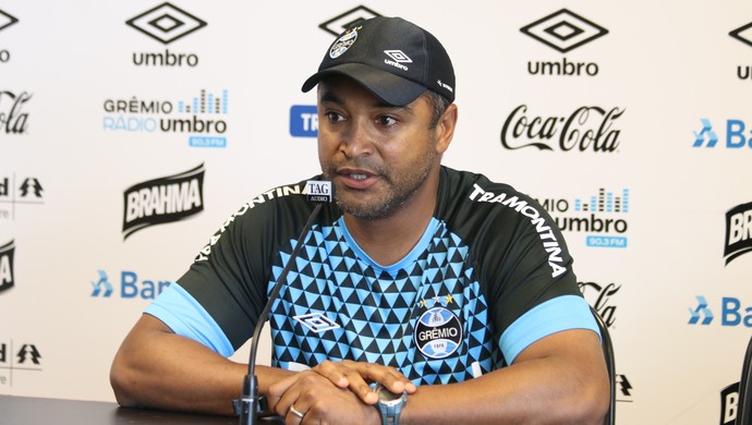 Roger admite oscilação em jogo corrido, mas sai satisfeito com empate