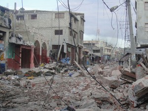 Boulevard Jean-Jacques Dessaline, no centro de Porto Príncipe, capital do Haiti. A via foi uma das mais atingidas pelo terremoto de janeiro de 2010 e, na ocasião, muitos de seus prédios ficaram em ruínas. (Foto: Tahiane Stochero/G1)