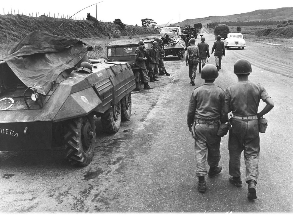 Movimentação de tropas militares dá largada ao golpe militar em 31 de março de 1964 — Foto: Arquivo/Estadão Conteúdo