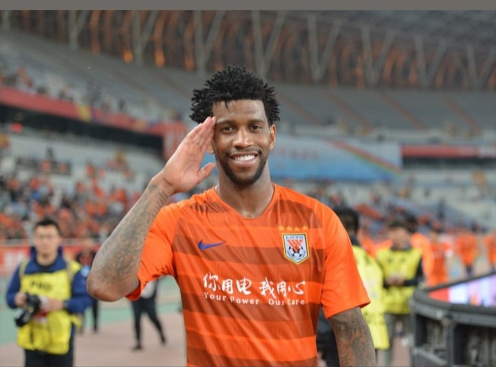 Zagueiro Gil não vai renovar contrato com o Shandong Luneng, da China, e interessa ao Corinthians — Foto: Divulgação / Shandong Luneng