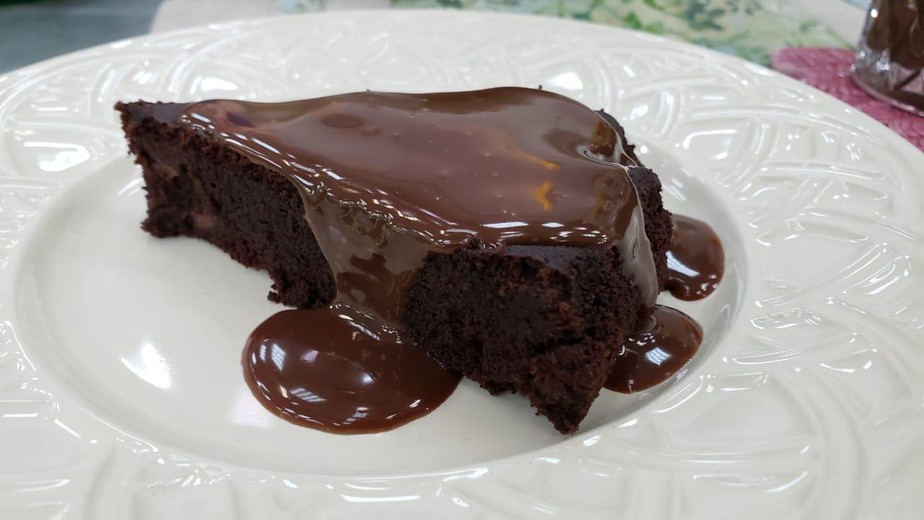 Bolo de Chocolate com Cerveja Preta | Receitas Gshow | Gshow