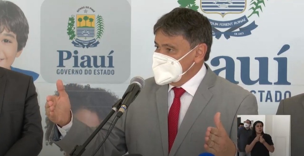 Wellington Dias (PT), governador do Piauí, anunciou o concurso nesta segunda-feira (14) — Foto: Reprodução/YouTube Governo do Estado do Piauí