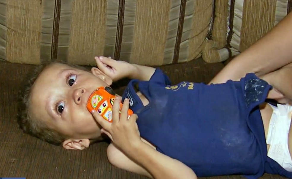 Família entra na Justiça para tentar conseguir remédio de R$ 12 milhões para criança de 1 ano em MG — Foto: Reprodução EPTV