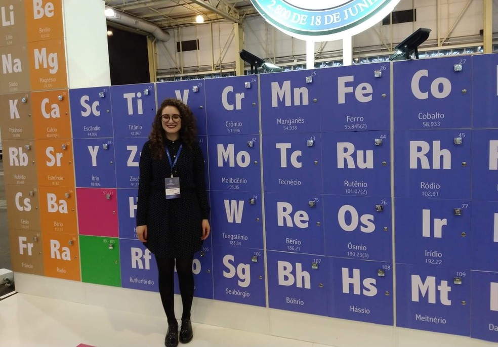 Ariane participando de congresso na área de Química — Foto: Acervo pessoal 