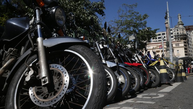 Motos estacionadas na região central de São Paulo ; transporte ; moto ;  (Foto: Paulo Pinto/Fotos Publicas)