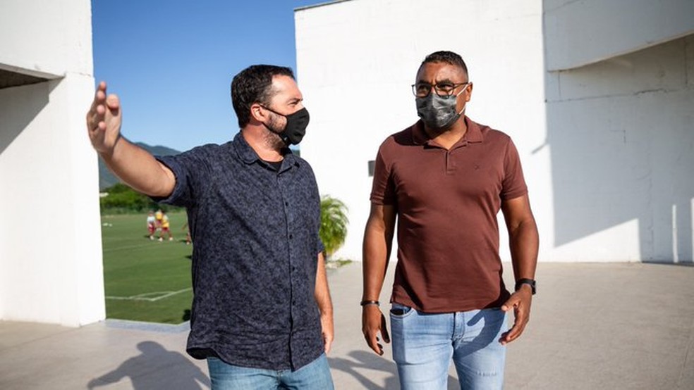 Mário Bittencourt e Roger Machado no CT do Fluminense — Foto: Divulgação