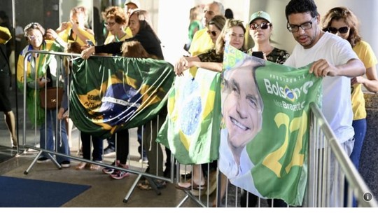 Volta de Bolsonaro ao Brasil repercute na imprensa internacional 