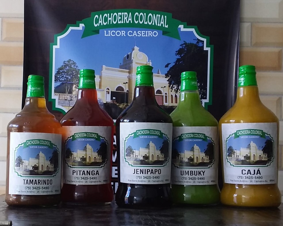 Litros do Licor Colonial, fabricado em Cachoeira, na Bahia &mdash; Foto: Mois&eacute;s Pinheiro/Arquivo Pessoal