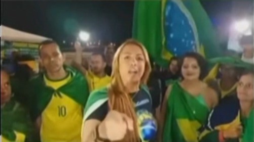 Mulher apontada como organizadora de atos terroristas em Brasília chamou golpistas para 'tomar o poder'; veja vídeo