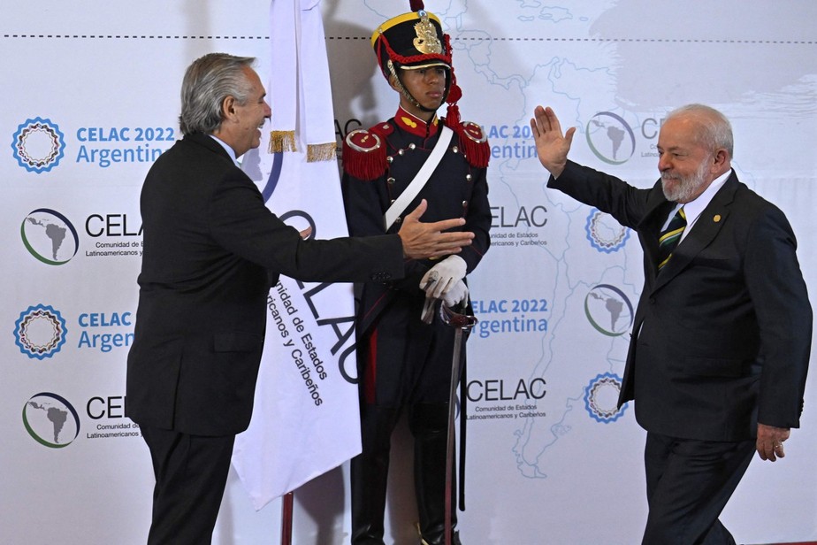 Presidente da Argentina, Alberto Fernandez, recebe o presidente Luiz Inácio Lula da Silva para cúpula na Argentina