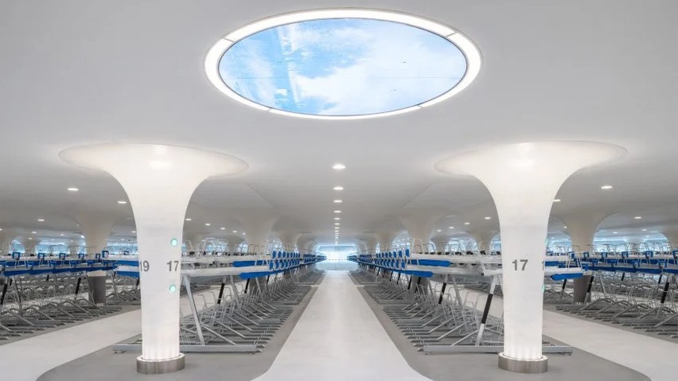Espaço tem capacidade para 7 mil bicicletas — Foto: Aiste Rakauskaite