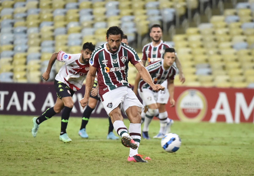 Fred e o pênalti que poderia ter mudado o jogo nos acréscimos — Foto: André Durão