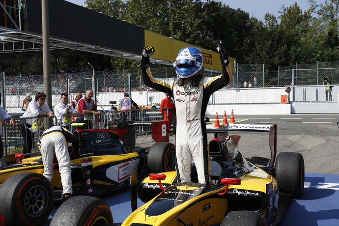 Jolyon Palmer comemora vitória na corrida 2 da GP2 em Monza, Itália (Foto: Divulgação)