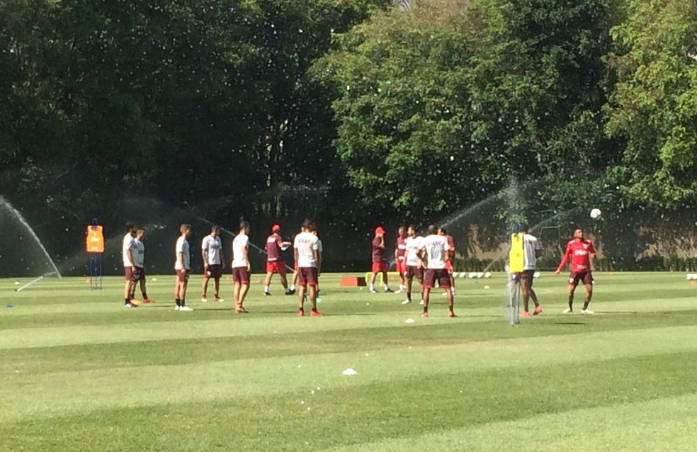 Jogadores fazem atividade no CT da Barra Funda (Foto: Leandro CanÃ´nico)