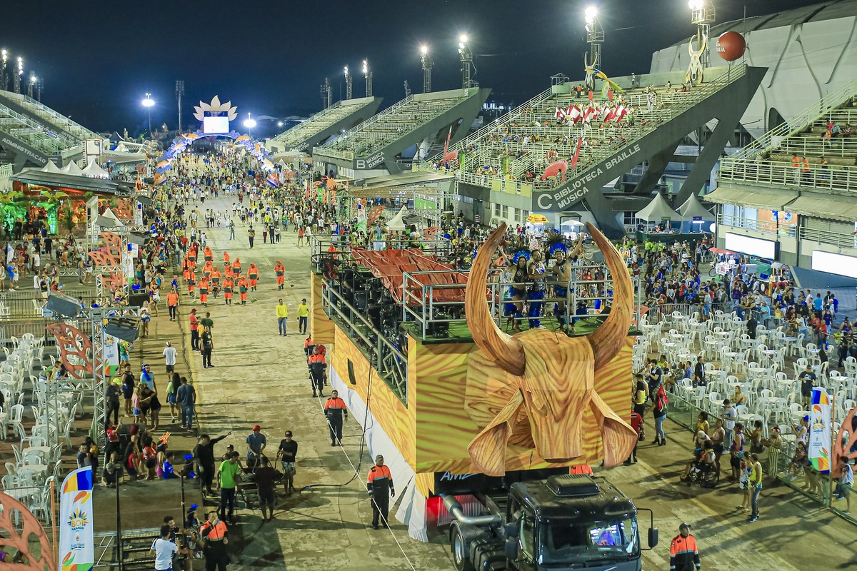 Mais de 6 mil pessoas participam da primeira noite de 'Boi Manaus 2022
