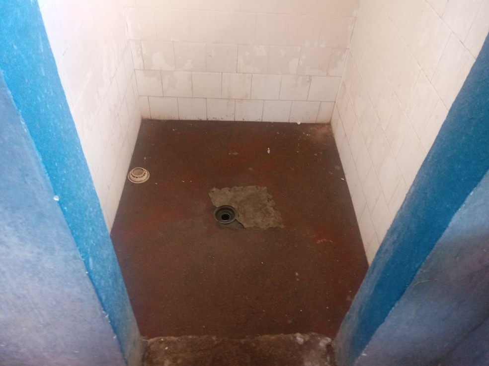 Faltam banheiros na delegacia de Palmeira dos Índios (Foto: Ascom/Sindpol)