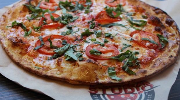 Pizzas podem ser montadas de acordo com a vontade dos clientes (Foto: Divulgação)